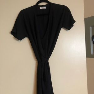 SOLD - BNWOT Aritzia Babaton Wallace Wrap Dress